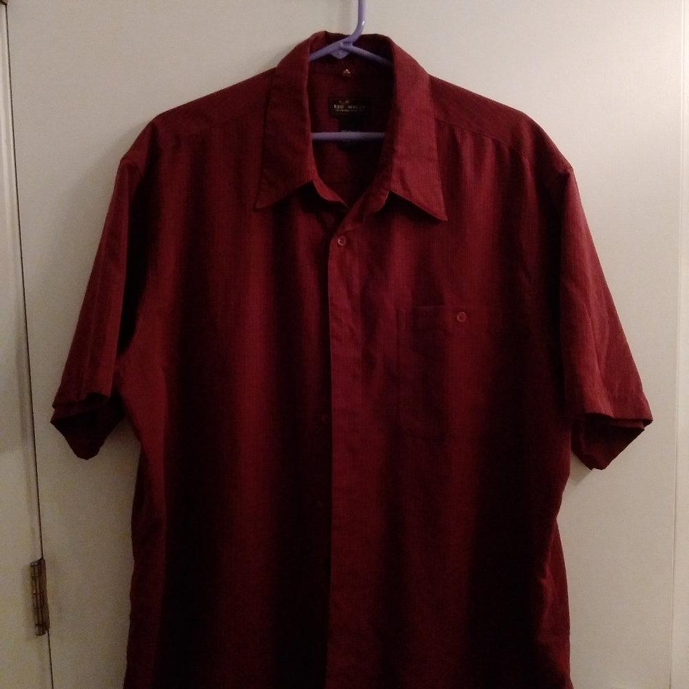 RED Macaw Men's casual button up shirt XL Deep red Front pocket with but…